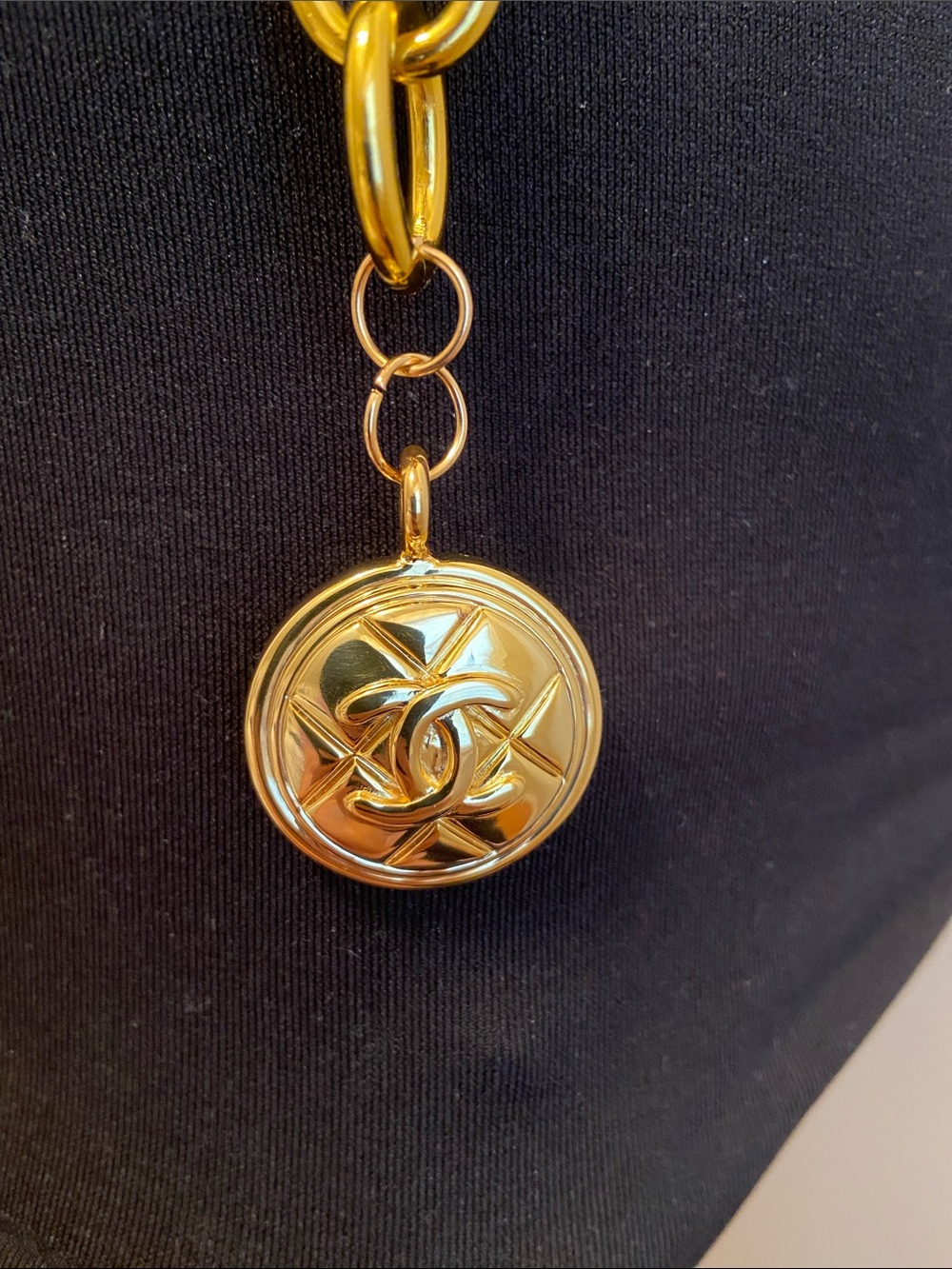Gold Link Chain Waist Belt with Chanel CC Medallion Drop - Picture 2 of 9